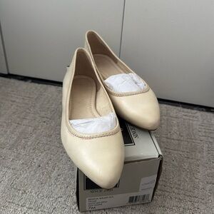 NIB Frye Regina ballet flat in crème